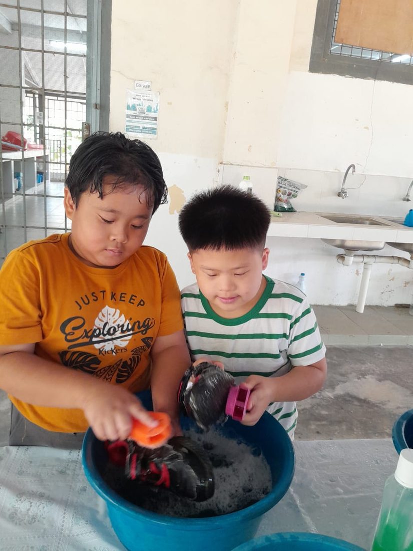 Washing shoes